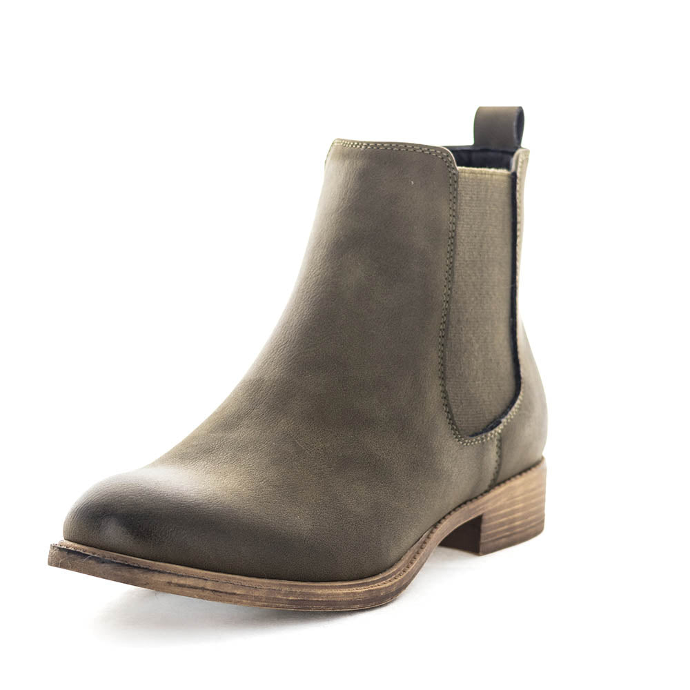Candas Boots